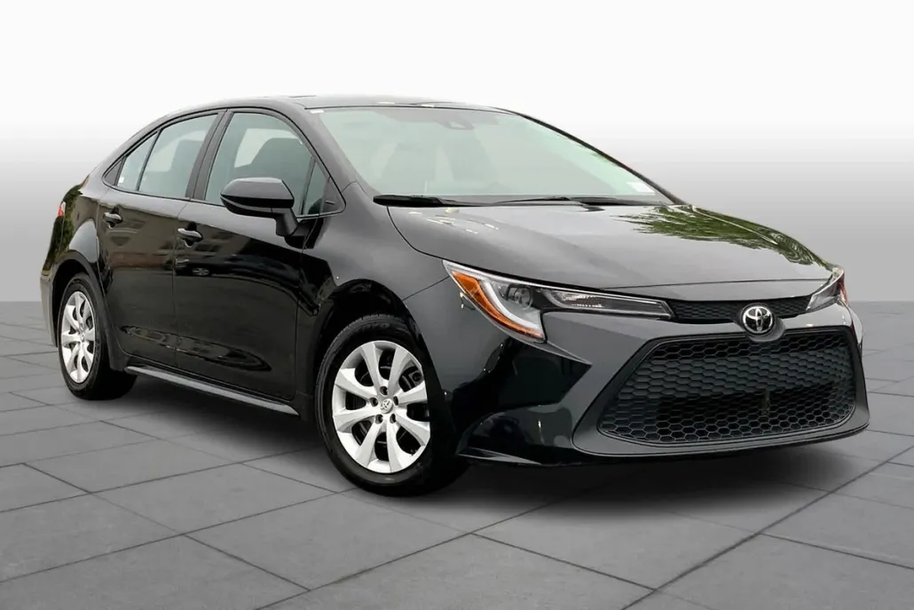 2021 Toyota Corolla LE photo 1
