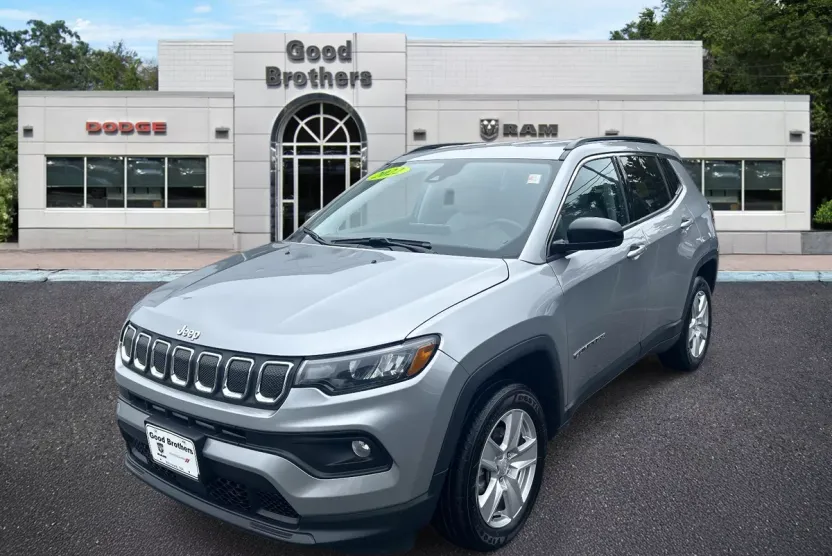 2022 Jeep Compass Latitude photo 1
