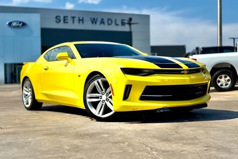 2017 Chevrolet Camaro 2LT RS photo 1