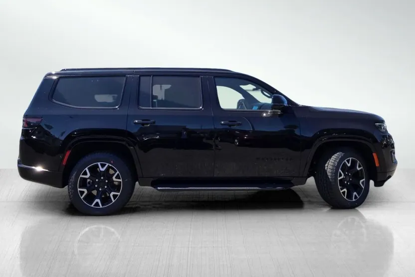2025 Jeep Wagoneer Series II Overland photo 1