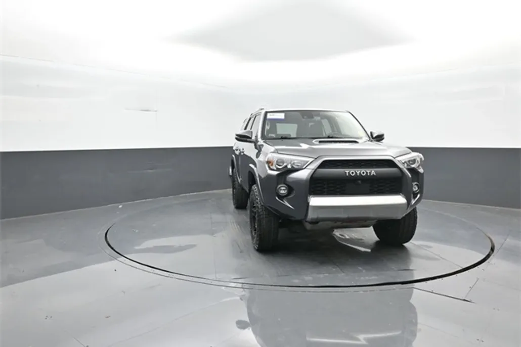 2022 Toyota 4Runner TRD Off-Road Premium photo 1