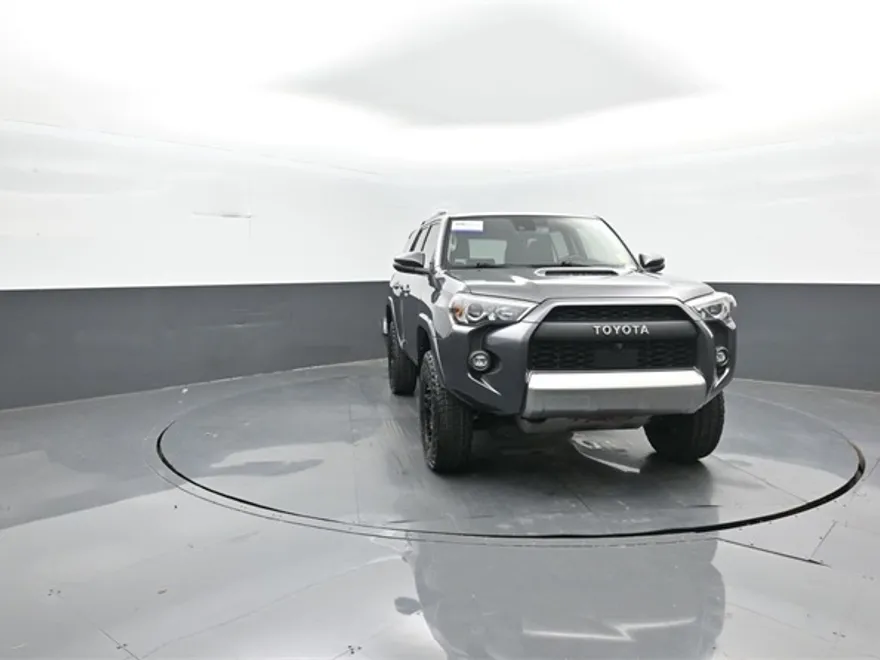 2022 Toyota 4Runner TRD Off-Road Premium photo 1