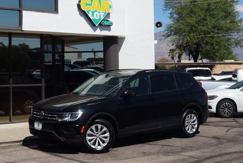 2019 Volkswagen Tiguan S photo 1