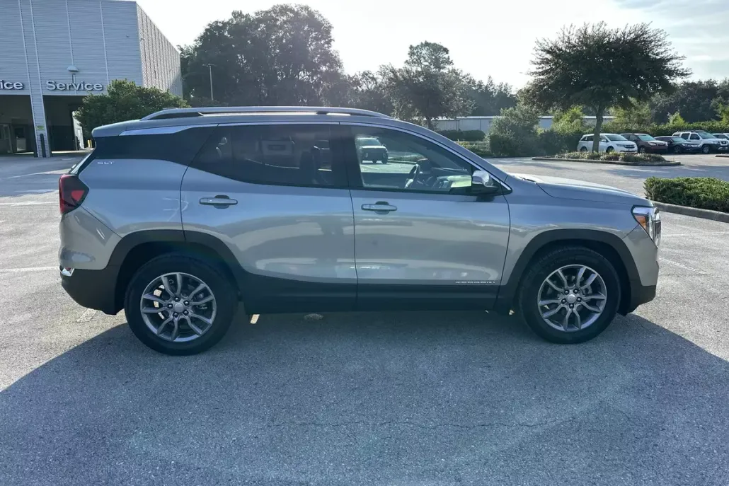 2023 Gmc Terrain SLT photo 1