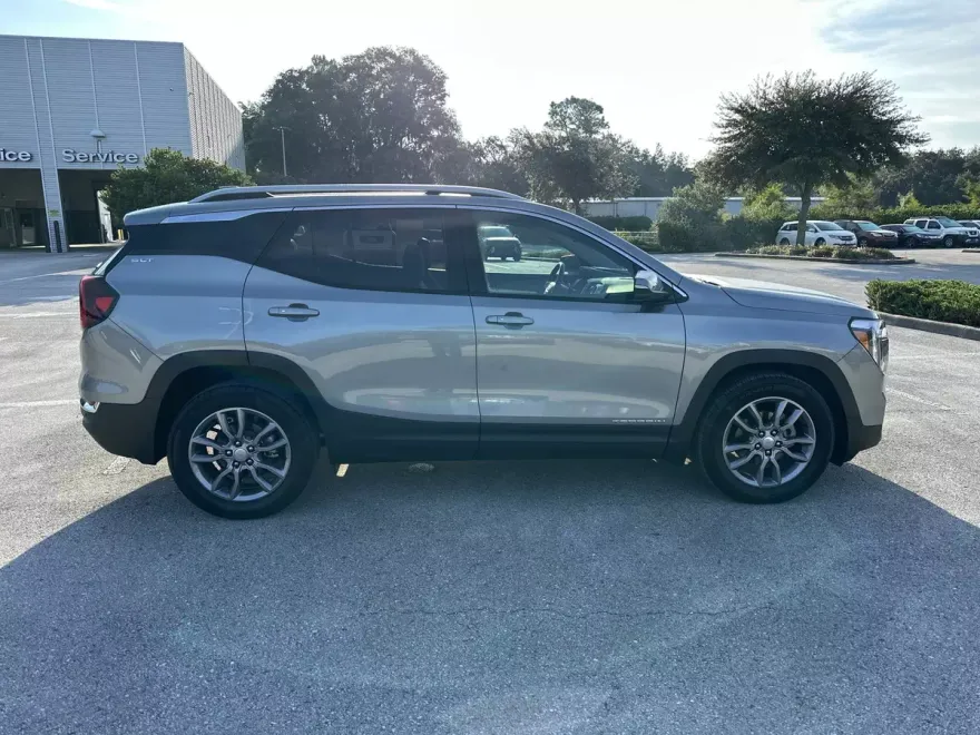 2023 Gmc Terrain SLT photo 1