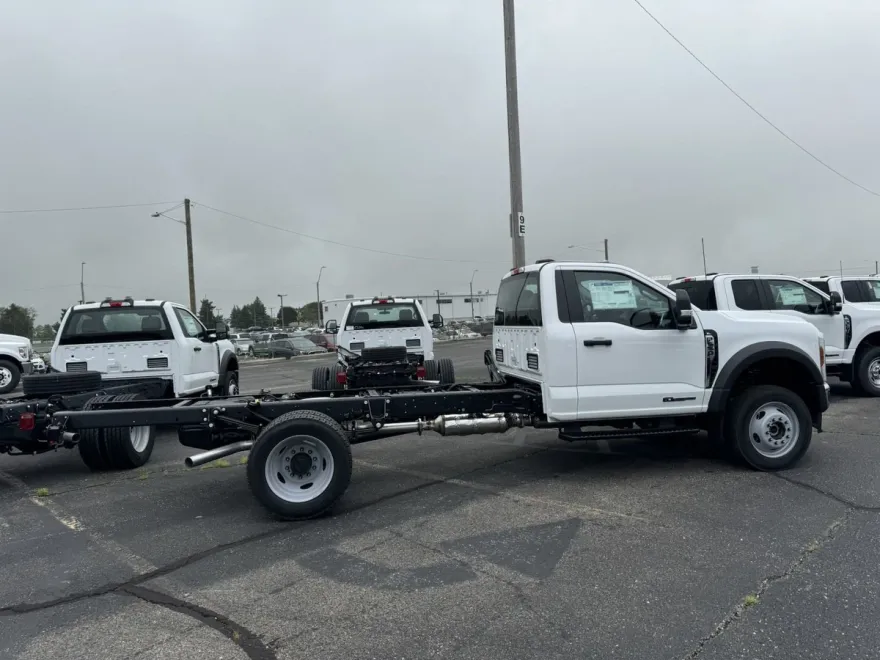 2024 Ford F-550 XL photo 1