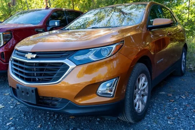2018 Chevrolet Equinox LT photo 1