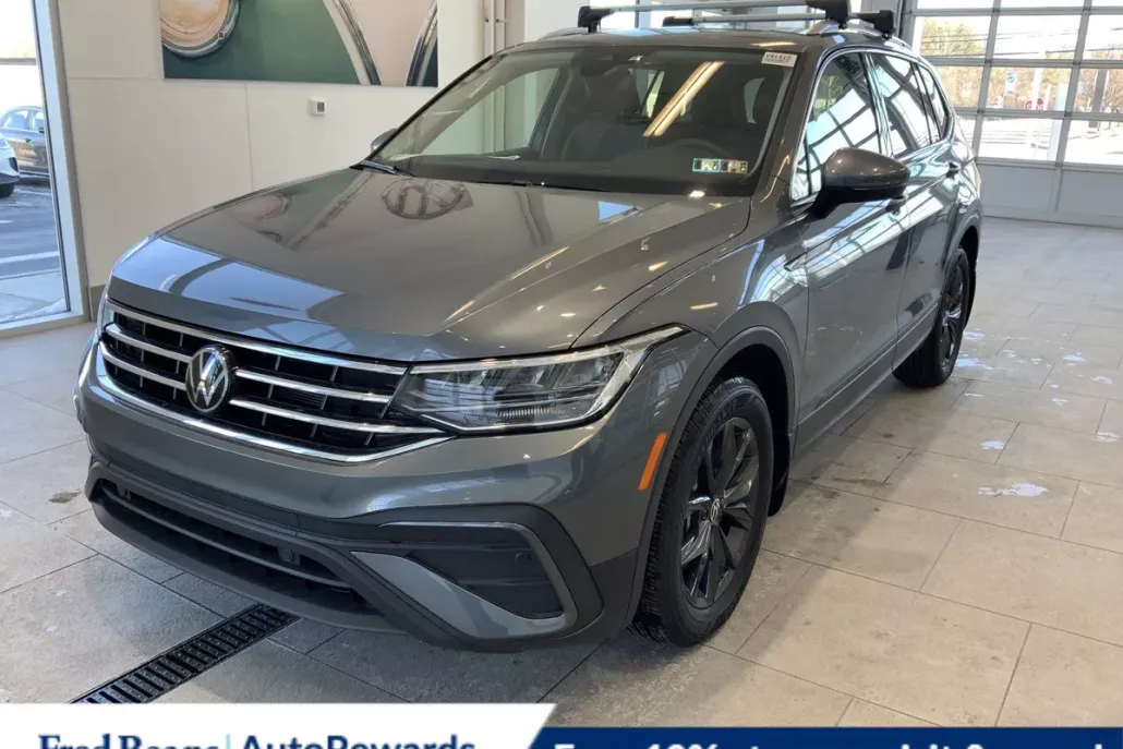 2024 Volkswagen Tiguan SE photo 1
