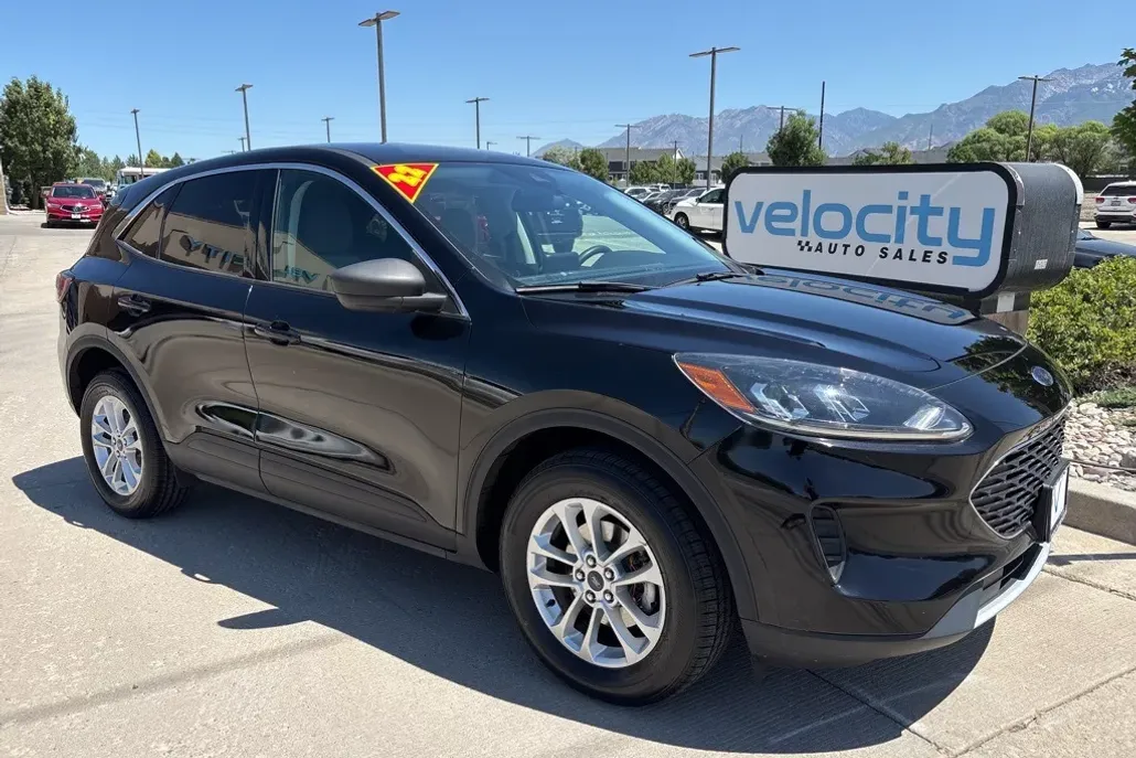 2022 Ford Escape SE photo 1