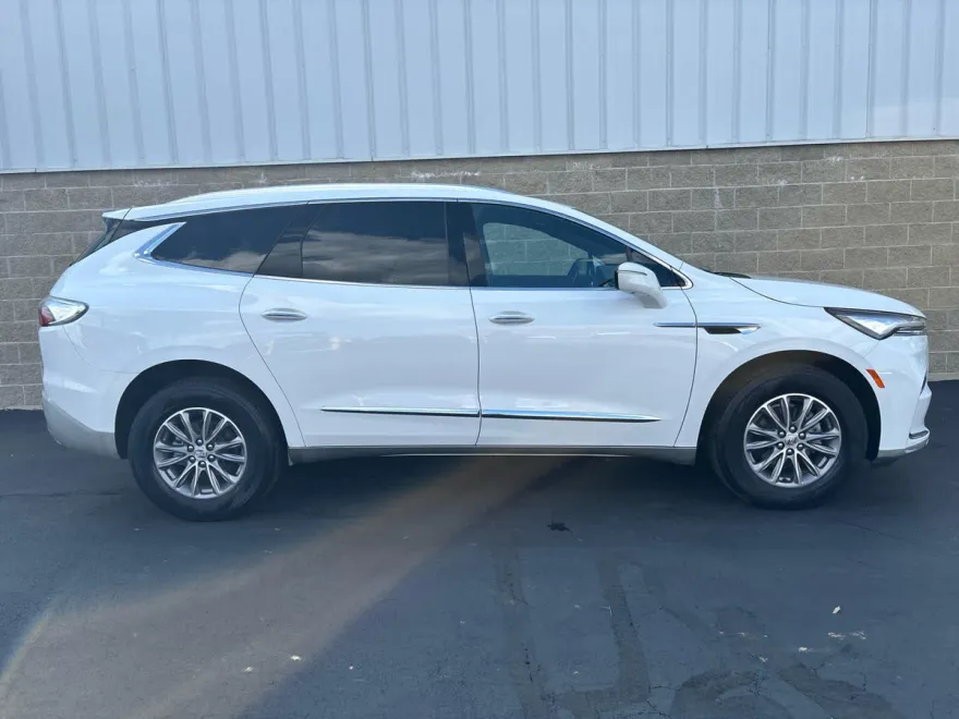2024 Buick Enclave Premium photo 1