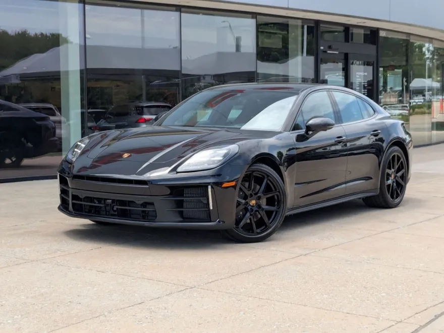 2025 Porsche Panamera 4 photo 1