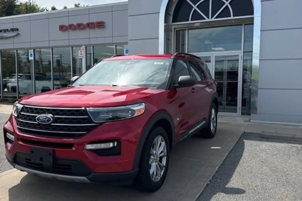 2020 Ford Explorer XLT photo 1