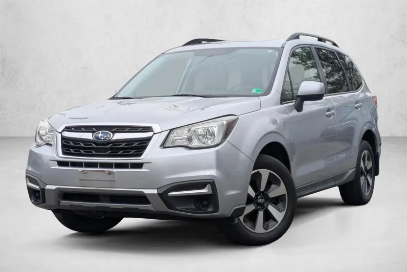 2017 Subaru Forester 2.5i Premium photo 1