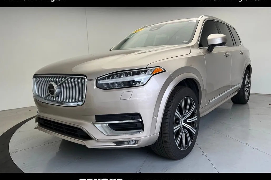 2024 Volvo XC90 Plus photo 1