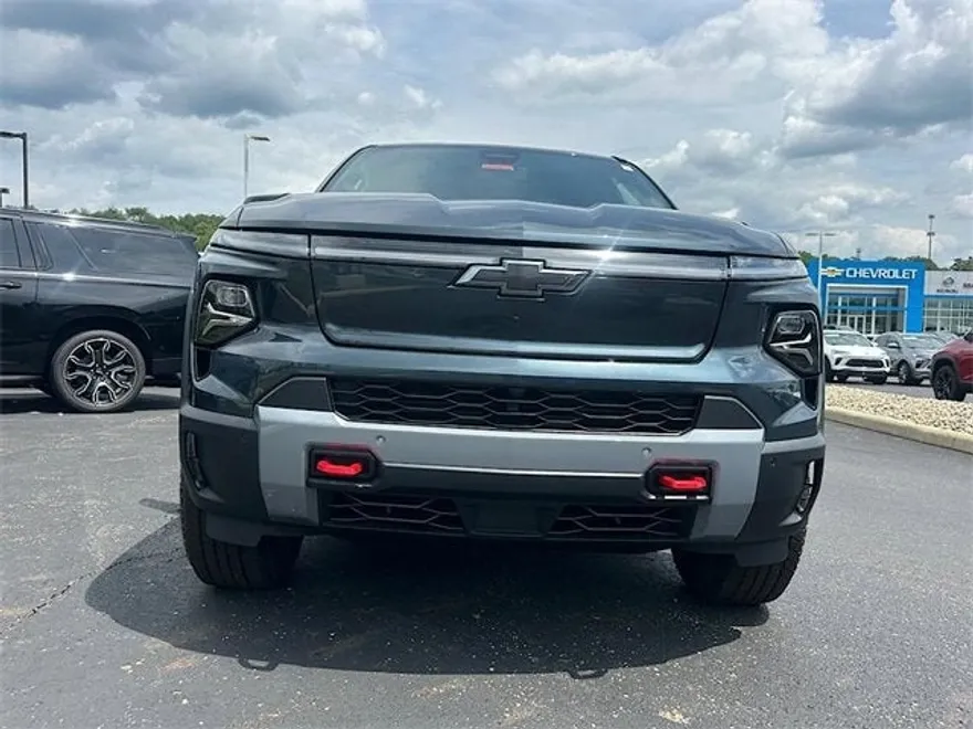 2026 Chevrolet Silverado EV Trail Boss photo 1