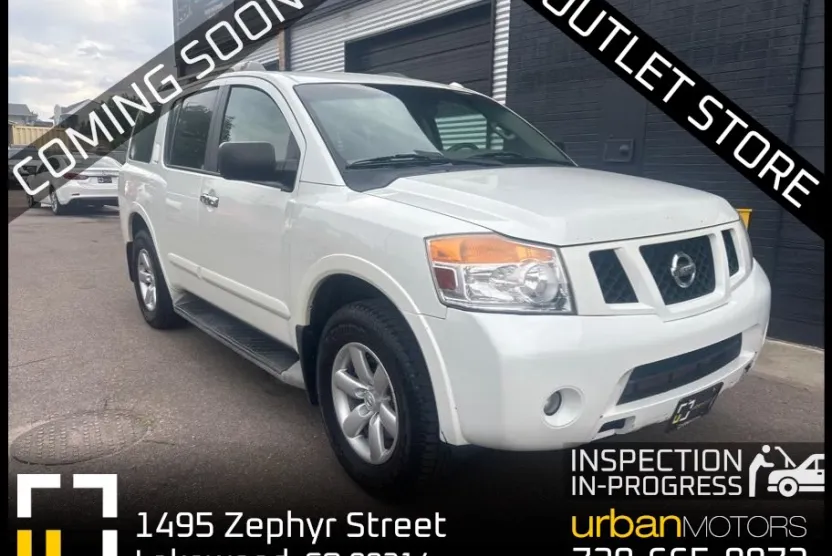 2014 Nissan Armada SV photo 1