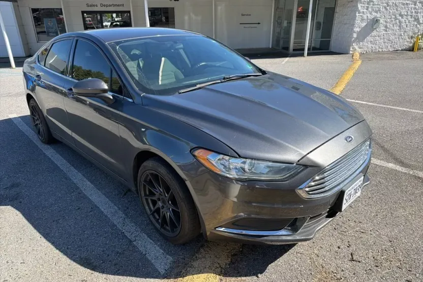 2018 Ford Fusion SE photo 1