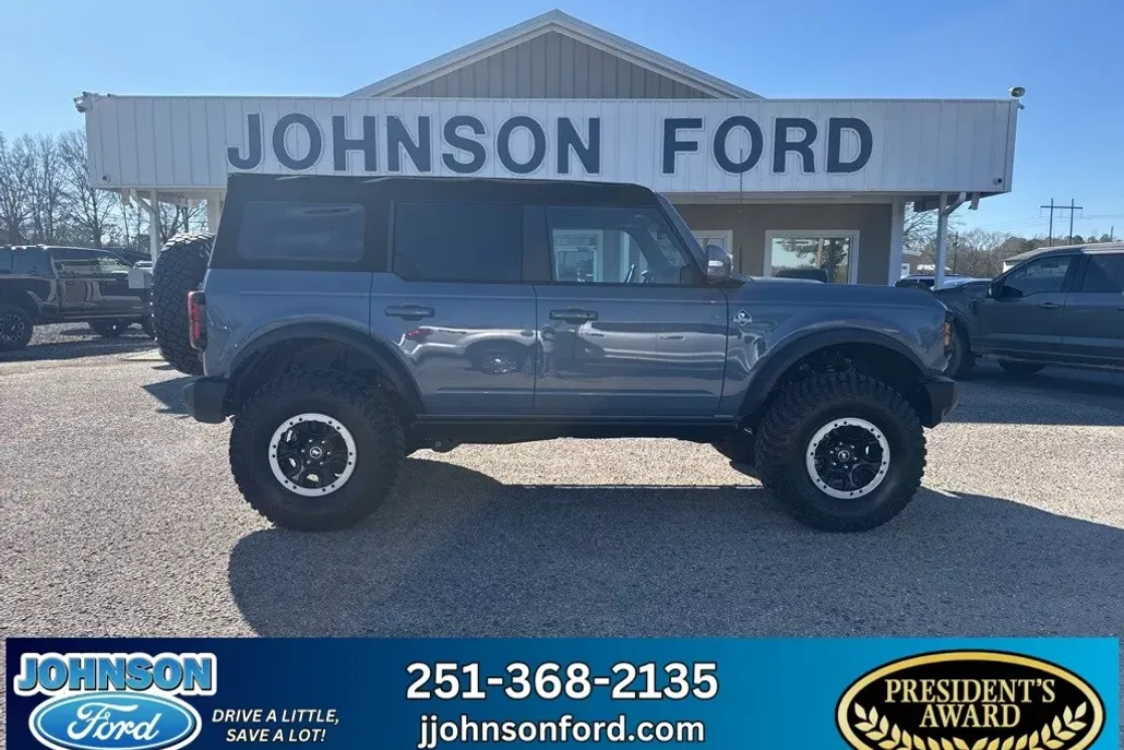 2024 Ford Bronco Outer Banks photo 1