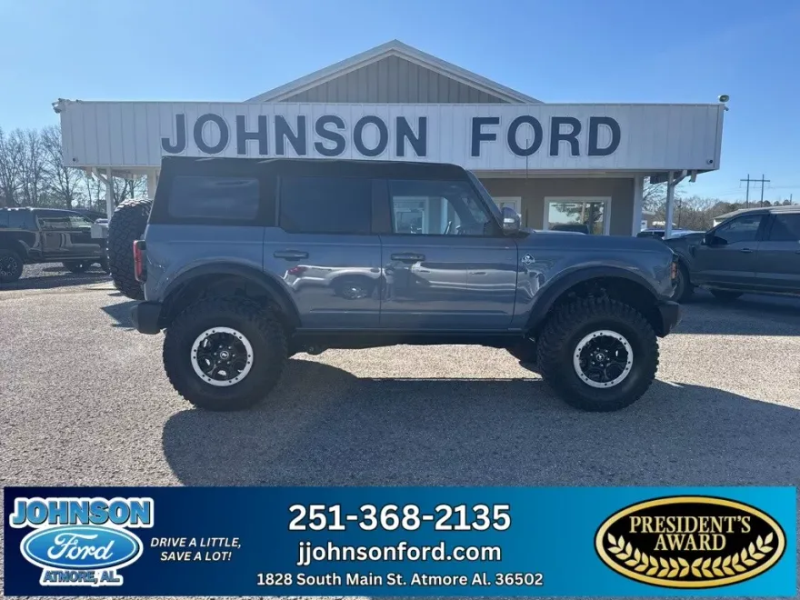 2024 Ford Bronco Outer Banks photo 1