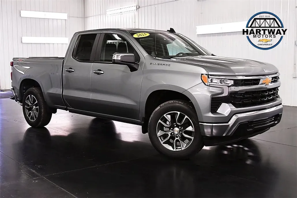 2025 Chevrolet Silverado 1500 LT photo 1