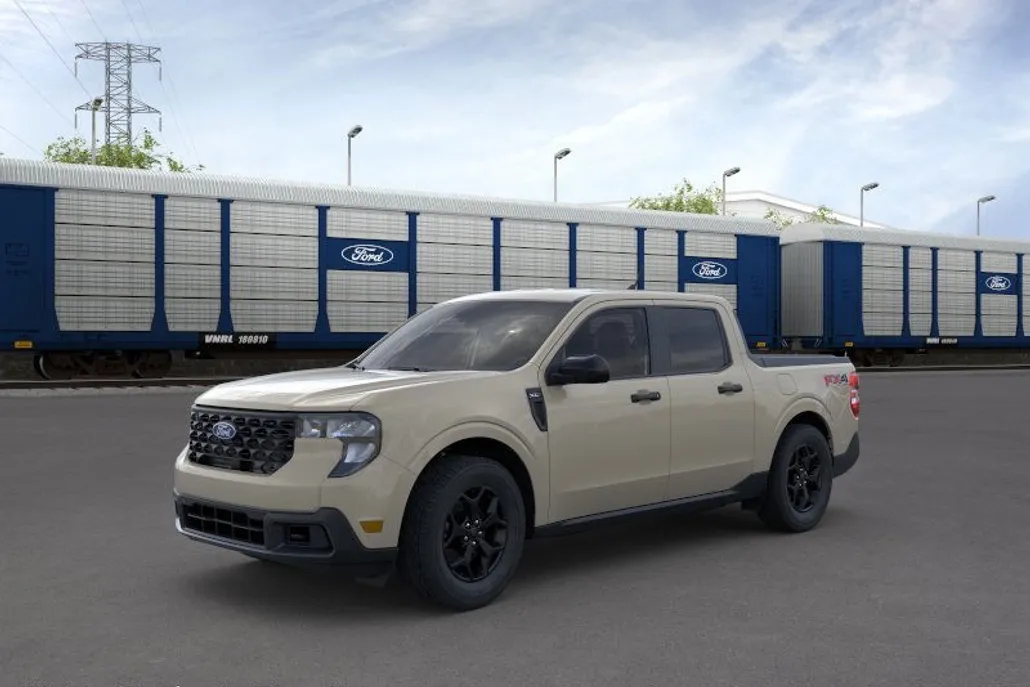 2025 Ford Maverick XLT photo 1