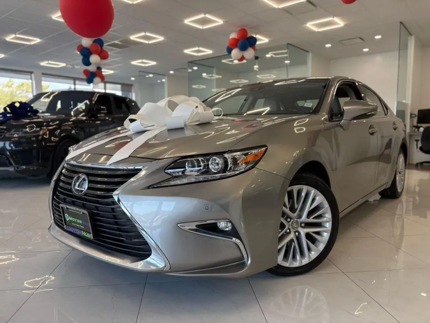 2016 Lexus ES 350 photo 1