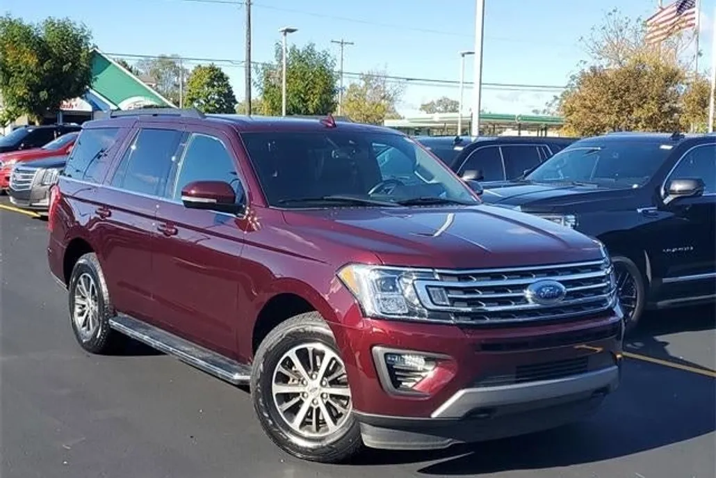 2021 Ford Expedition XLT photo 1
