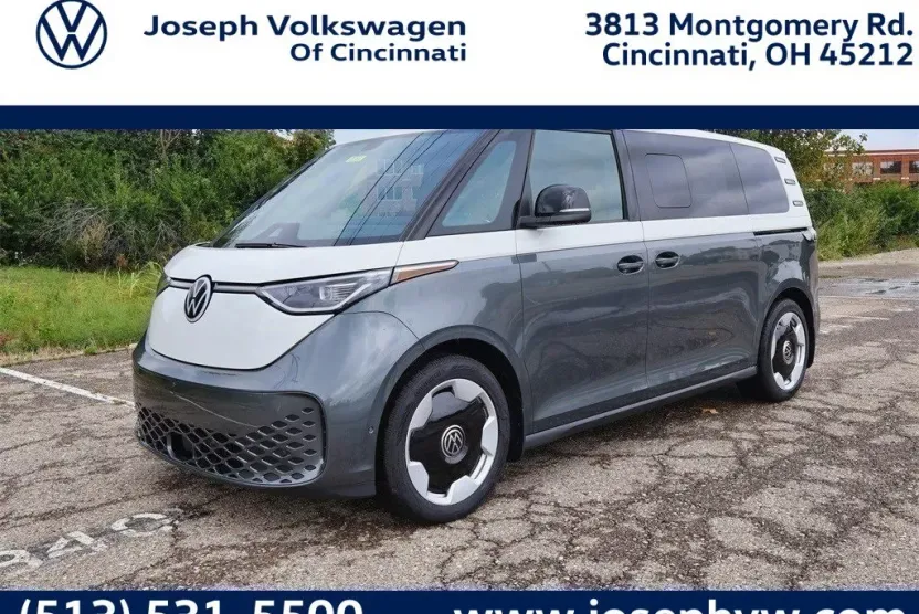 2025 Volkswagen ID. Buzz Pro Plus photo 1