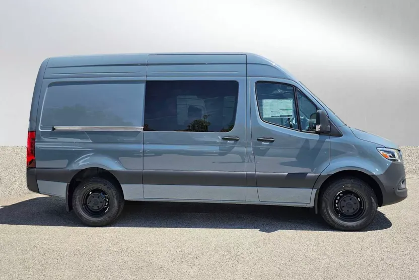 2025 Mercedes Benz Sprinter 2500 Standard Roof photo 1