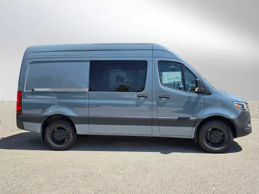2025 Mercedes Benz Sprinter 2500 Standard Roof photo 1