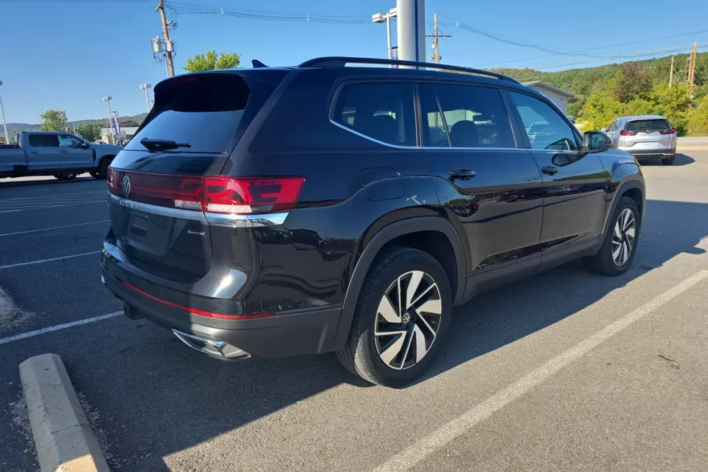 2024 Volkswagen Atlas SE Technology photo 1