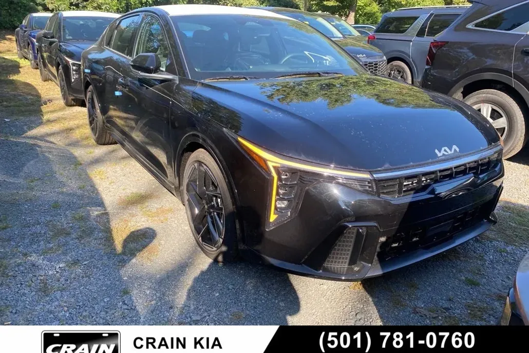 2025 Kia K4 GT-Line photo 1