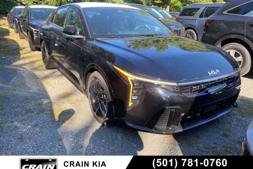 2025 Kia K4 GT-Line photo 1