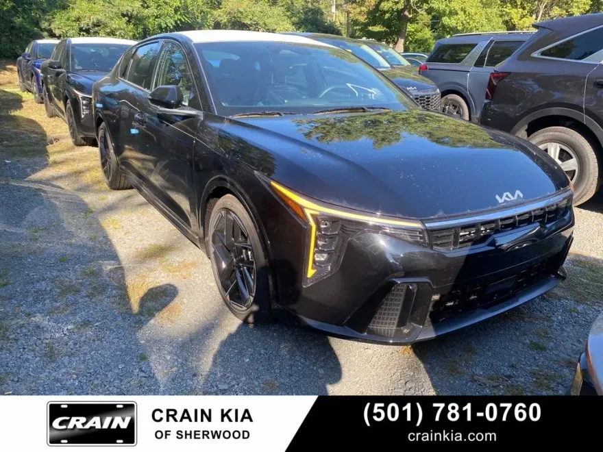 2025 Kia K4 GT-Line photo 1