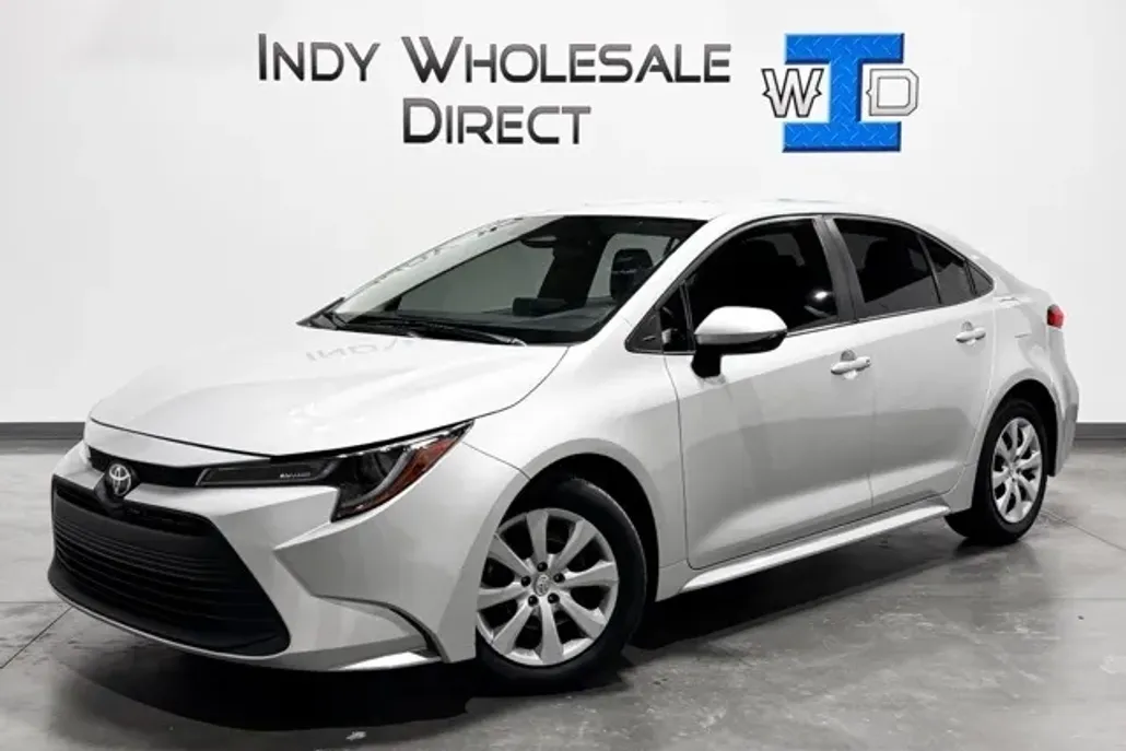 2023 Toyota Corolla LE photo 1