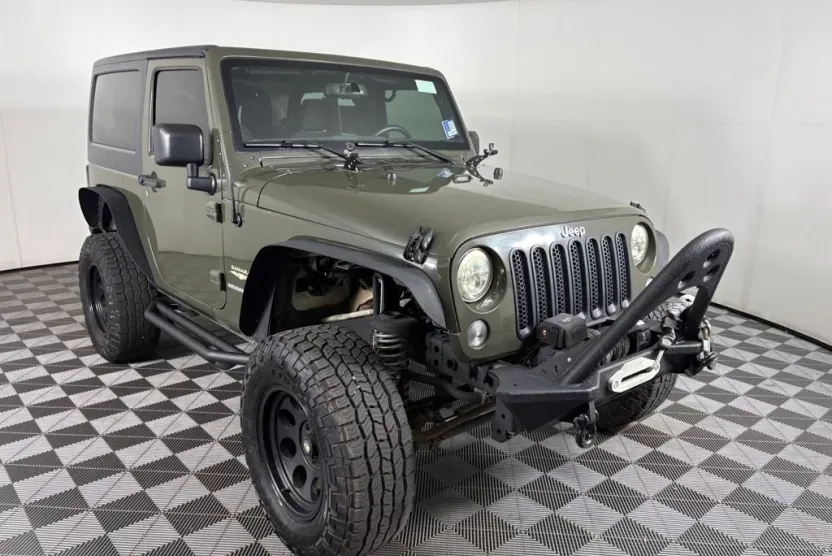 2015 Jeep Wrangler Sahara photo 1