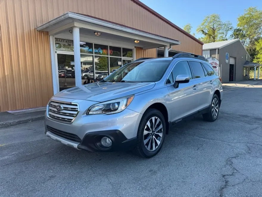 2017 Subaru Outback Limited photo 1
