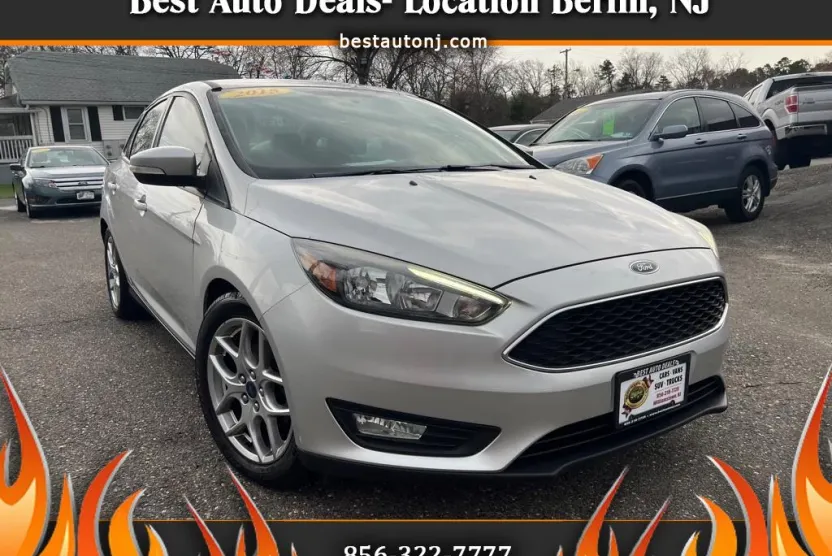 2015 Ford Focus Sedan photo 1