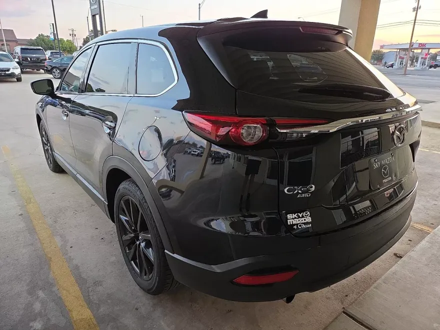 2023 Mazda CX-9 Touring photo 1