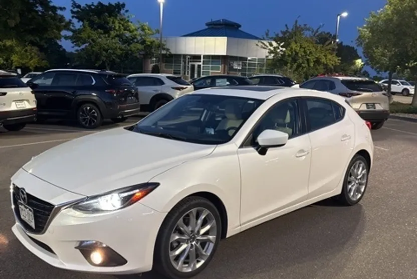 2016 Mazda Mazda3 s Grand Touring photo 1