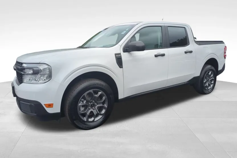 2024 Ford Maverick XLT photo 1
