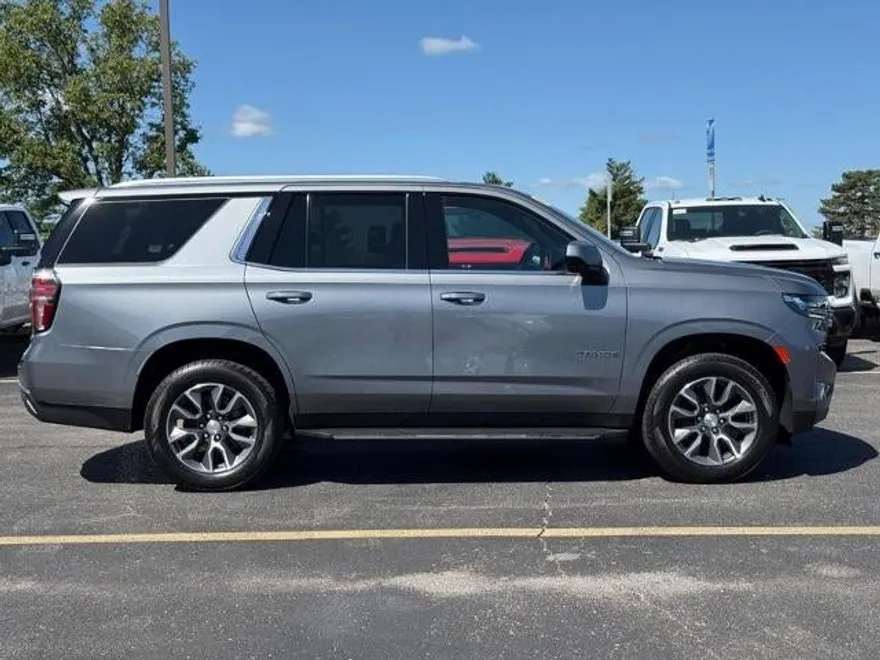 2021 Chevrolet Tahoe LT photo 1