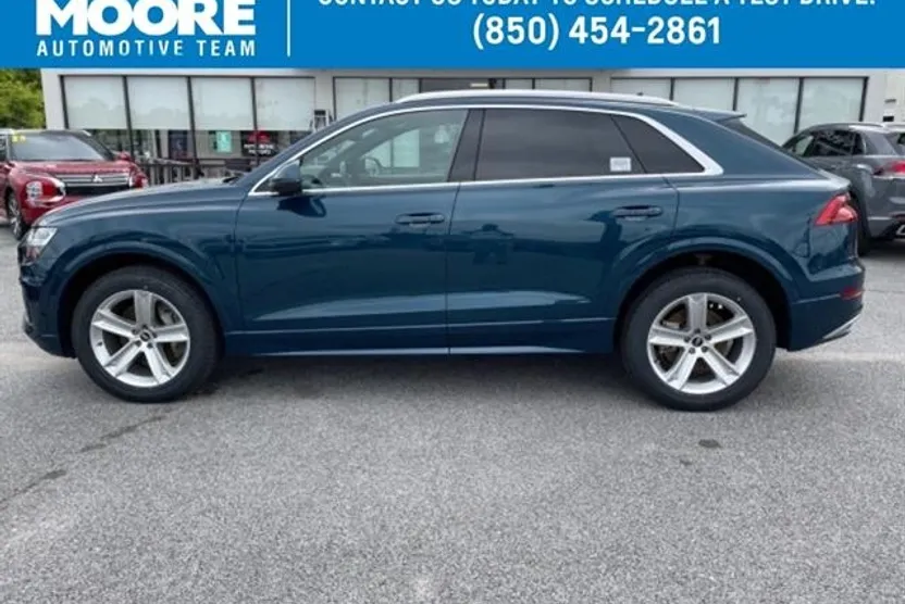 2021 Audi Q8 Premium photo 1