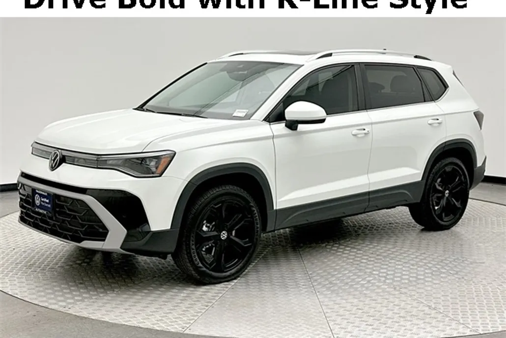 2025 Volkswagen Taos SEL photo 1
