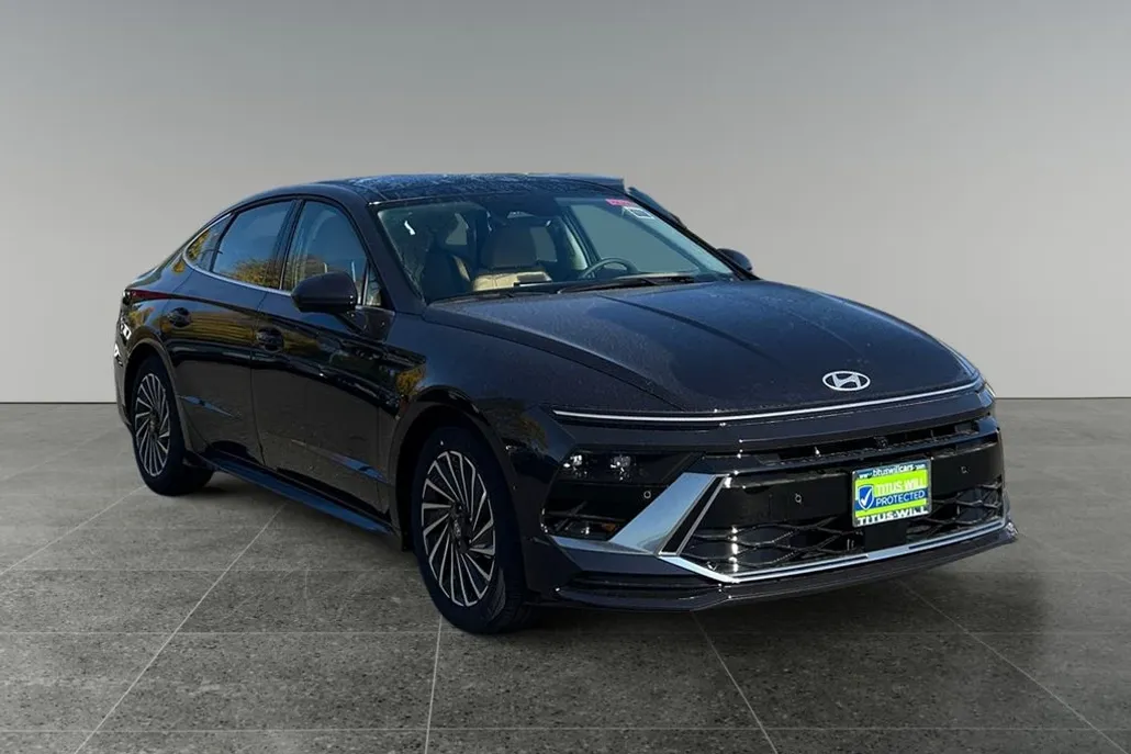 2026 Hyundai Sonata Hybrid Limited photo 1