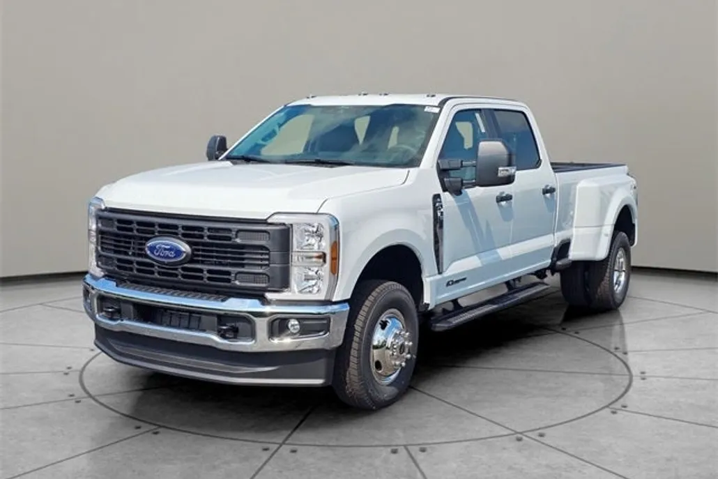 2025 Ford F-350 photo 1