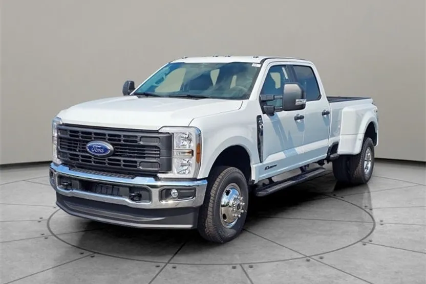 2025 Ford F-350 photo 1