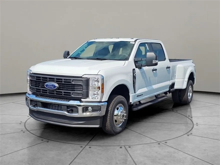 2025 Ford F-350 photo 1