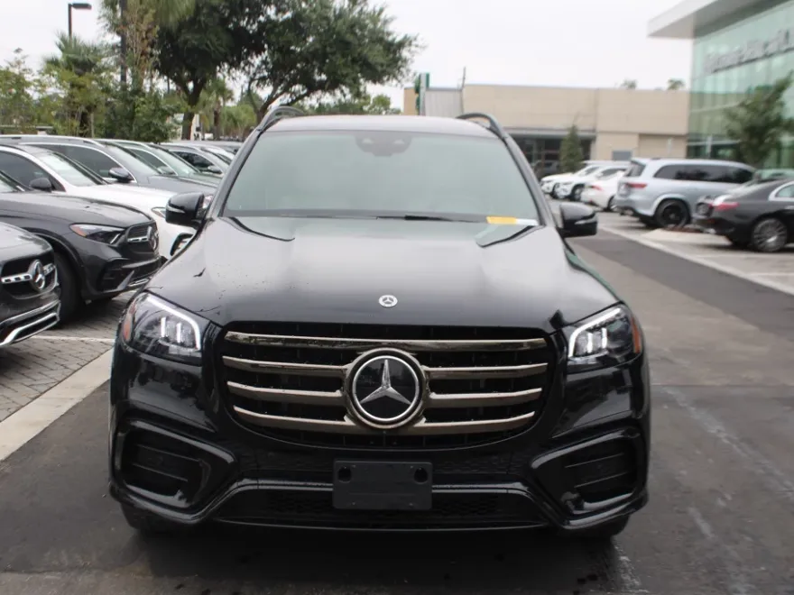 2025 Mercedes Benz GLS 450 4MATIC photo 1