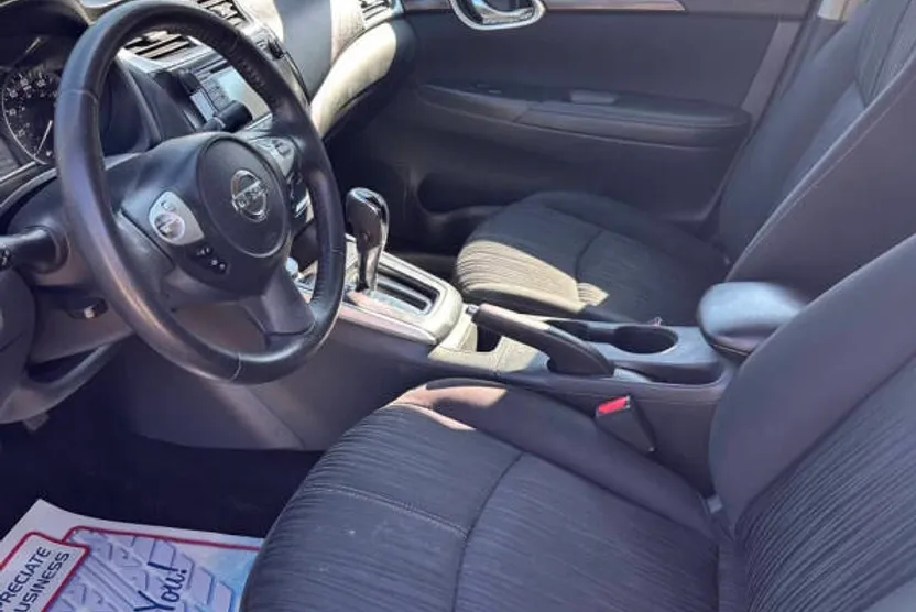 2018 Nissan Sentra SV photo 1